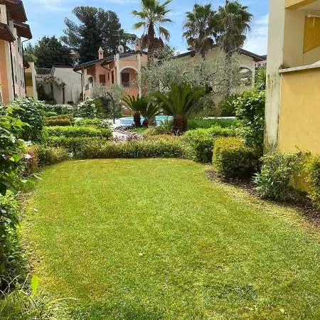 Fronte Lago Casa Vacanze